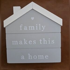 Family Makes This A Home Decor Frame